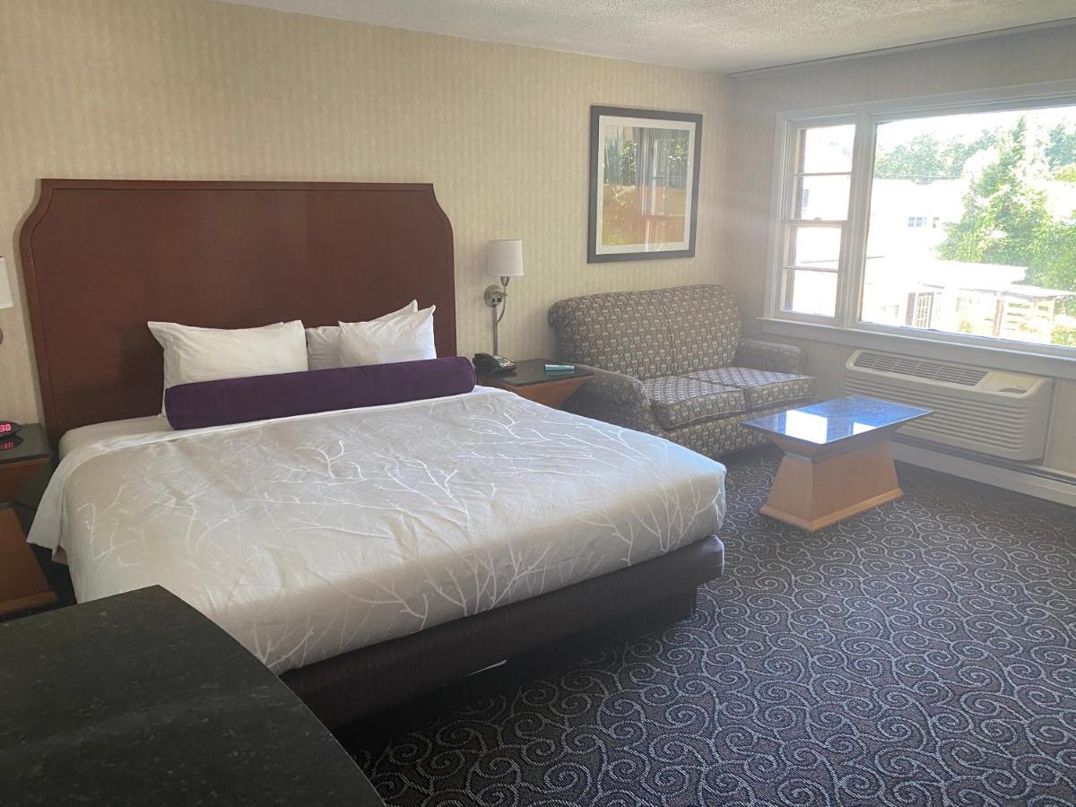 The Black Mountain Inn Brattleboro Eksteriør bilde